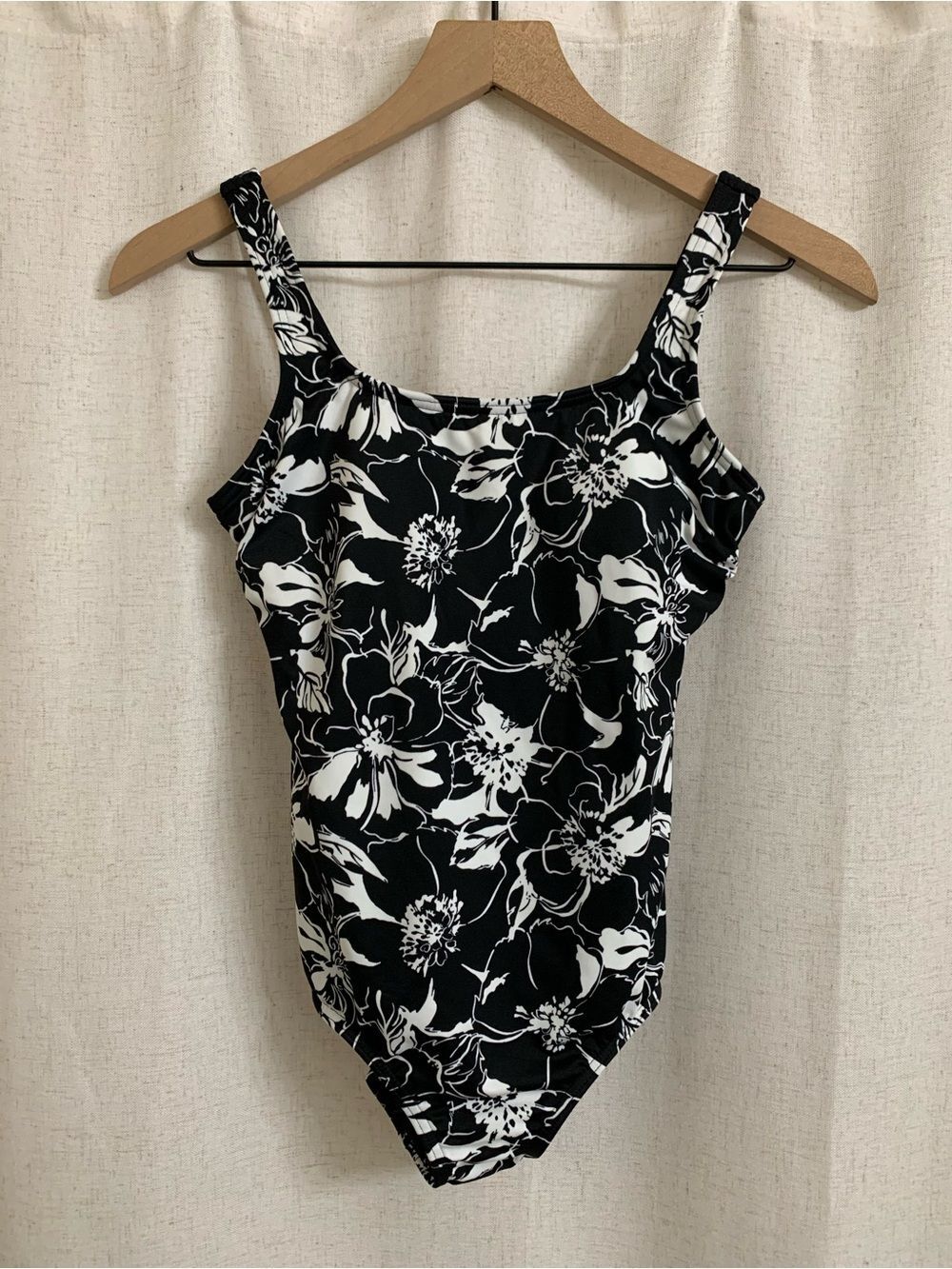 Lands' End Black and White Floral One-Piece Swimsuit Women 4